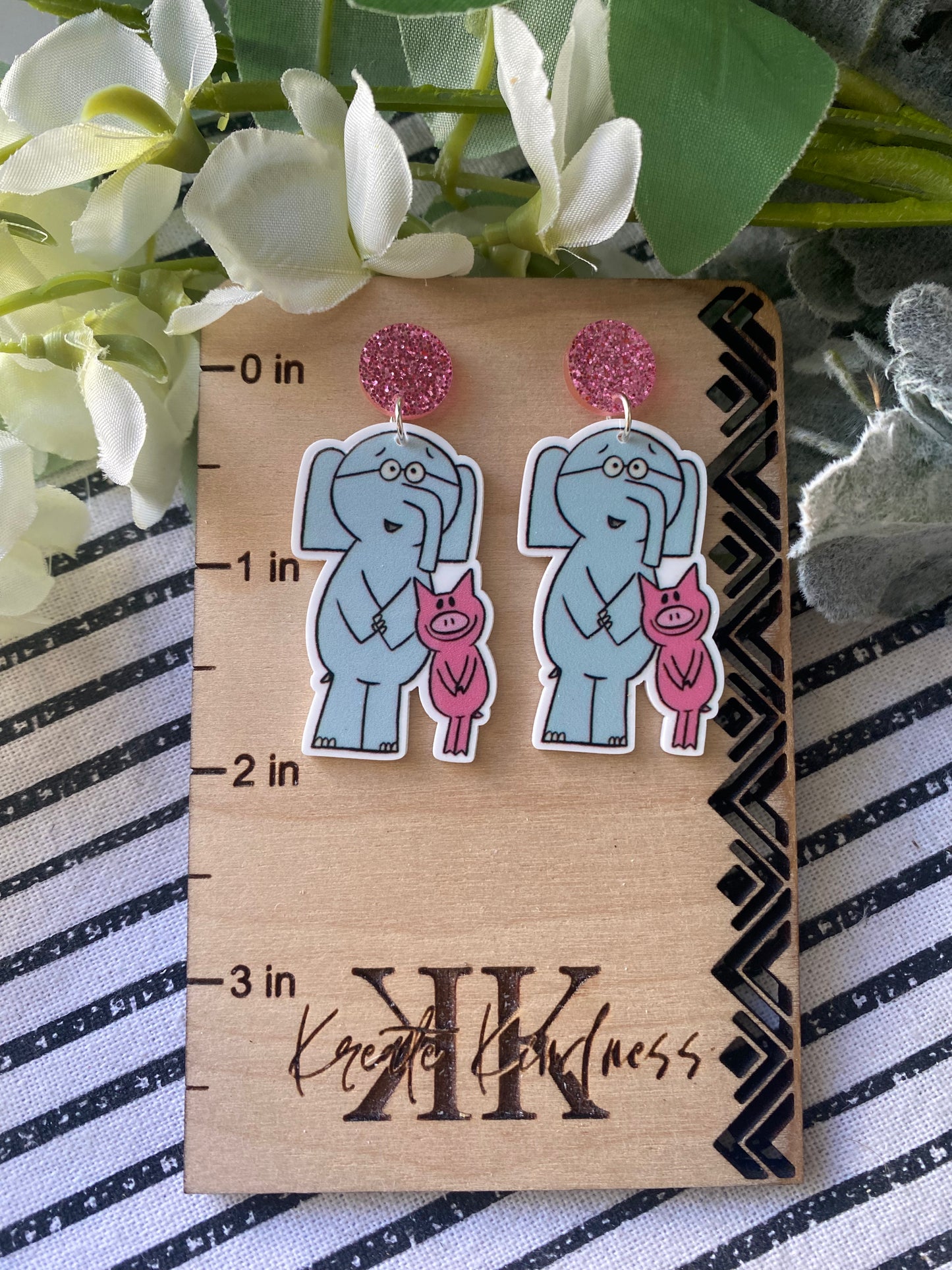 Elephant and Piggie standing